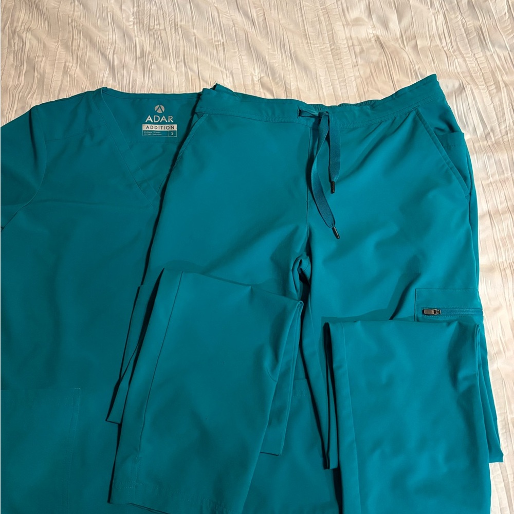 Women’s scrub set
